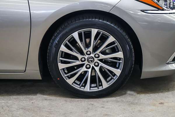 2019 Lexus ES ES300h Luxury AXZH10R