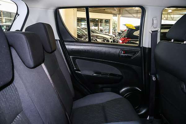 2016 Suzuki Swift GL Navigator FZ