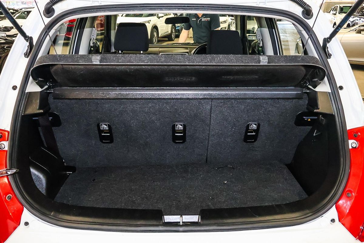 2016 Suzuki Swift GL Navigator FZ
