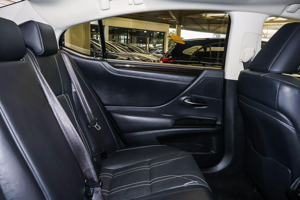 2019 Lexus ES ES300h Luxury AXZH10R