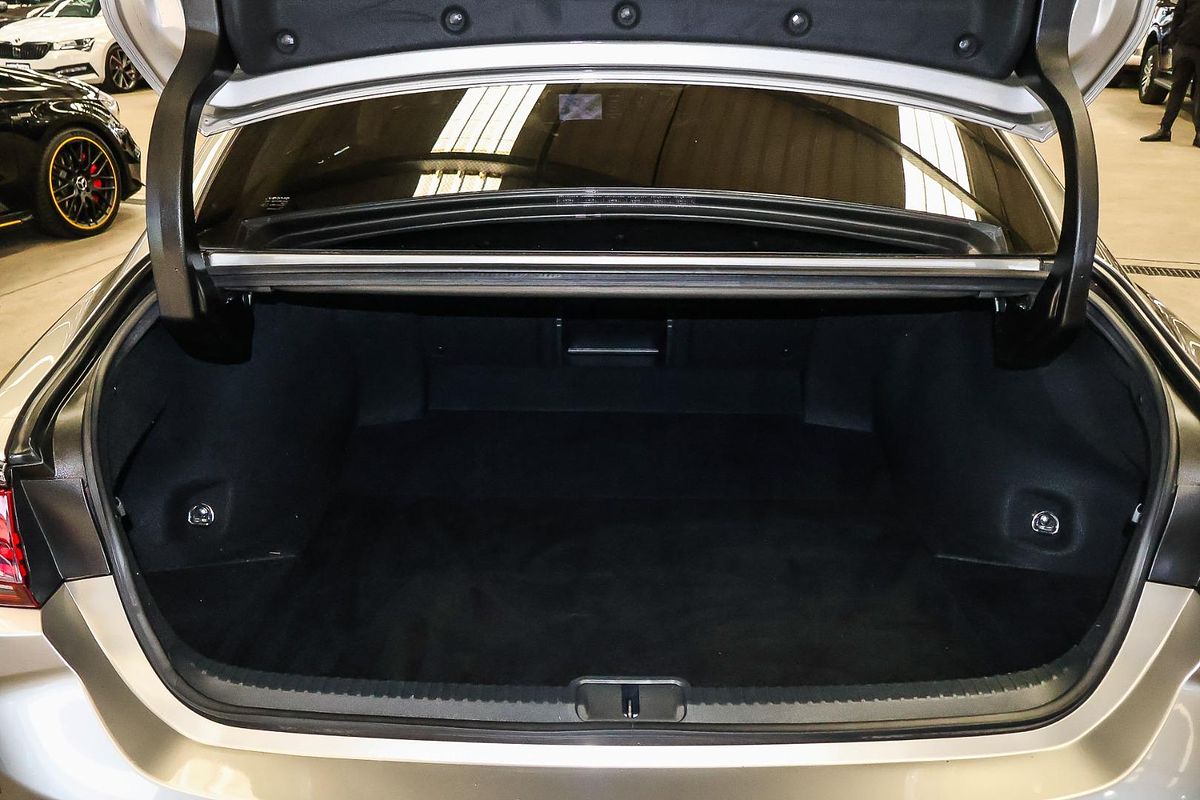 2019 Lexus ES ES300h Luxury AXZH10R