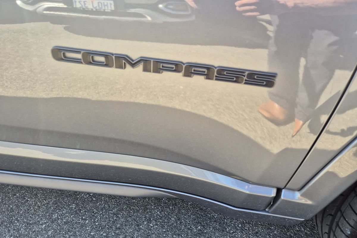 2023 Jeep Compass S-Limited M6