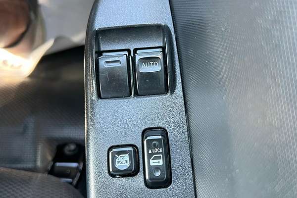 2014 Toyota Hiace KDH201R LWB