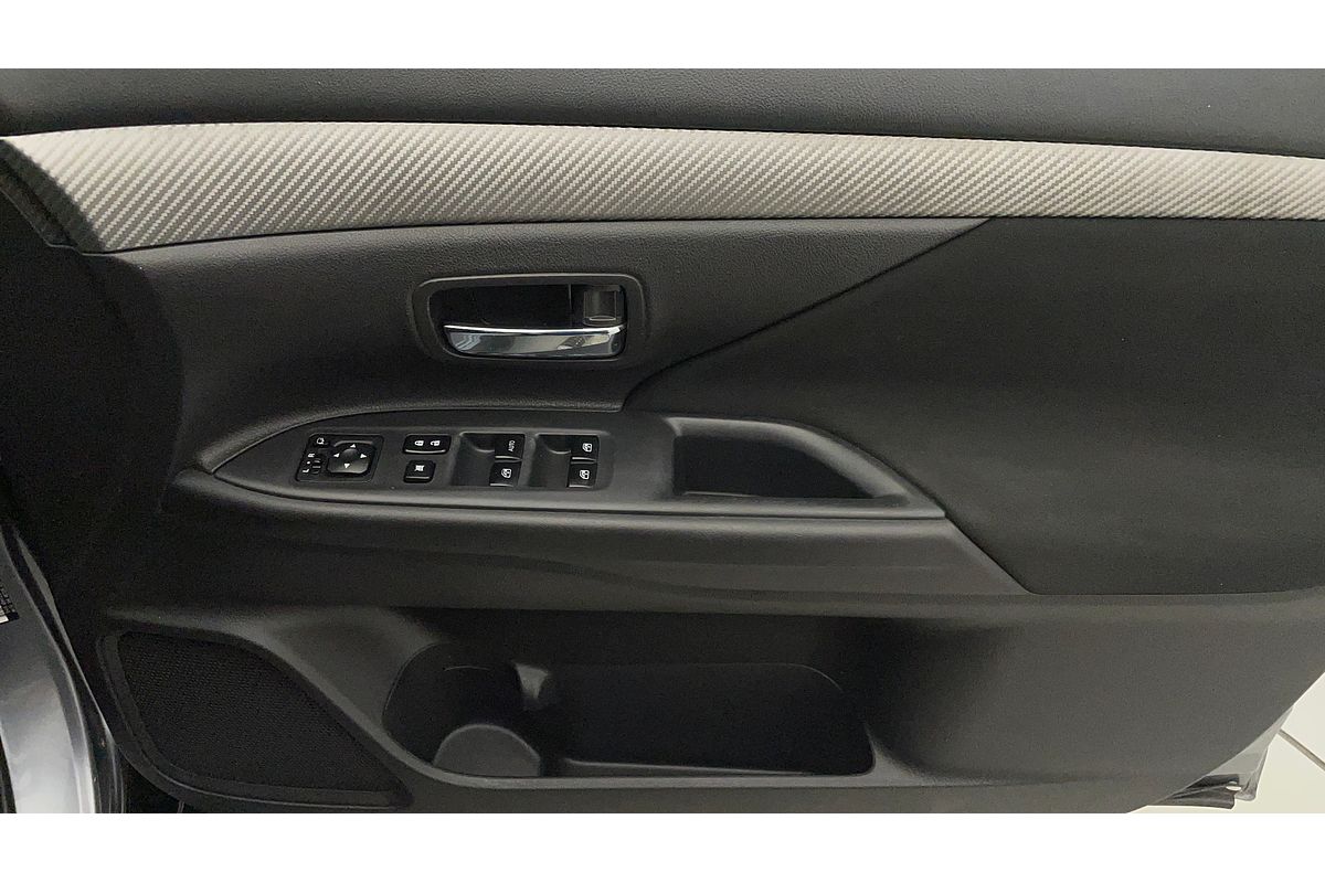 2017 Mitsubishi Outlander LS Safety Pack ZK