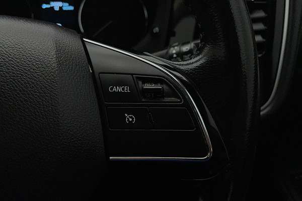 2017 Mitsubishi Outlander LS Safety Pack ZK