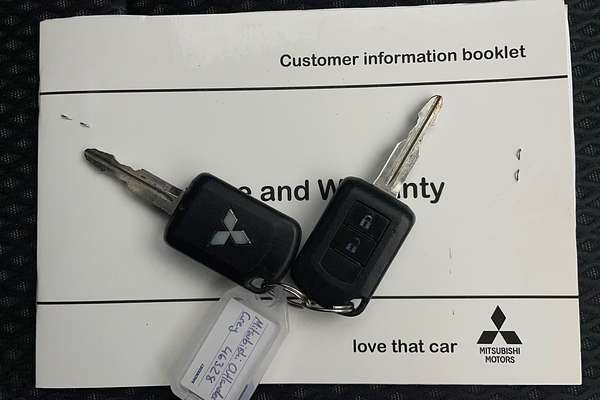 2017 Mitsubishi Outlander LS Safety Pack ZK