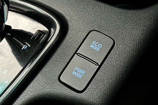 2019 Toyota Hilux Rugged X GUN126R 4X4