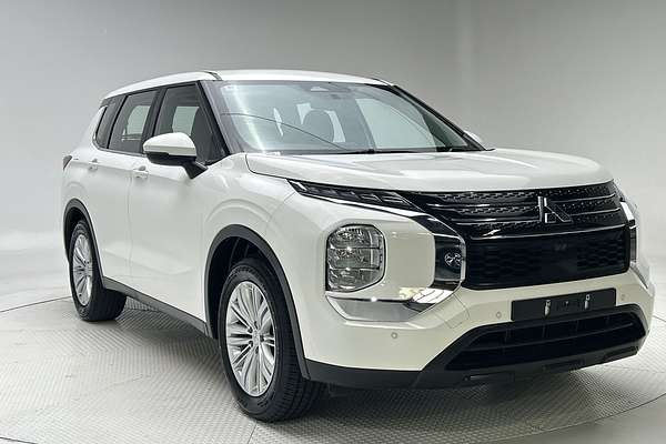2023 Mitsubishi Outlander ES ZM