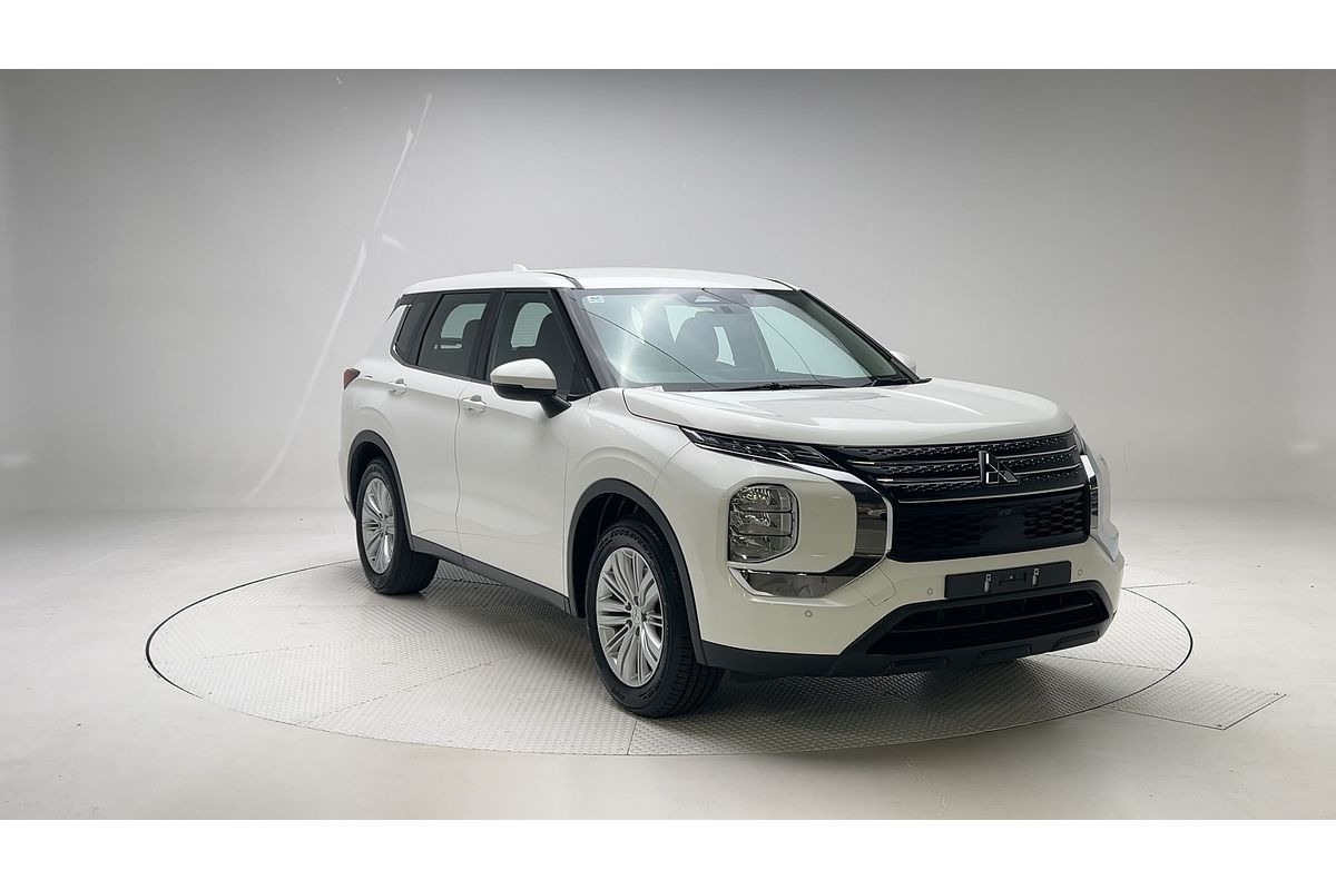 2023 Mitsubishi Outlander ES ZM