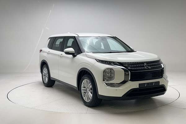 2023 Mitsubishi Outlander ES ZM