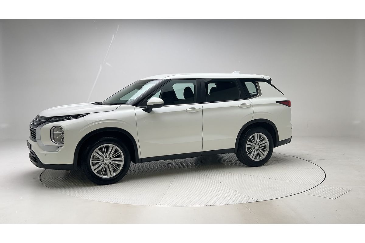 2023 Mitsubishi Outlander ES ZM