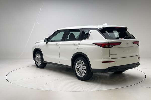 2023 Mitsubishi Outlander ES ZM