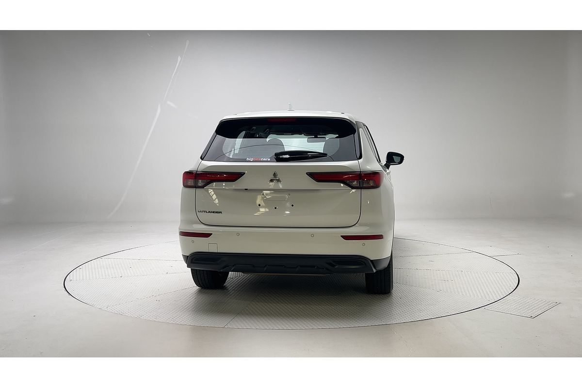 2023 Mitsubishi Outlander ES ZM