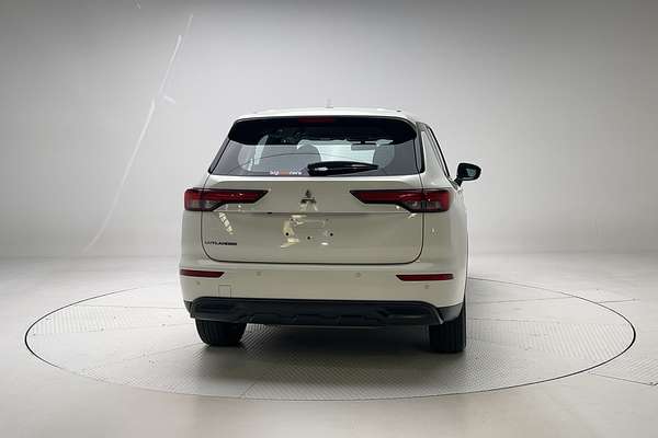 2023 Mitsubishi Outlander ES ZM