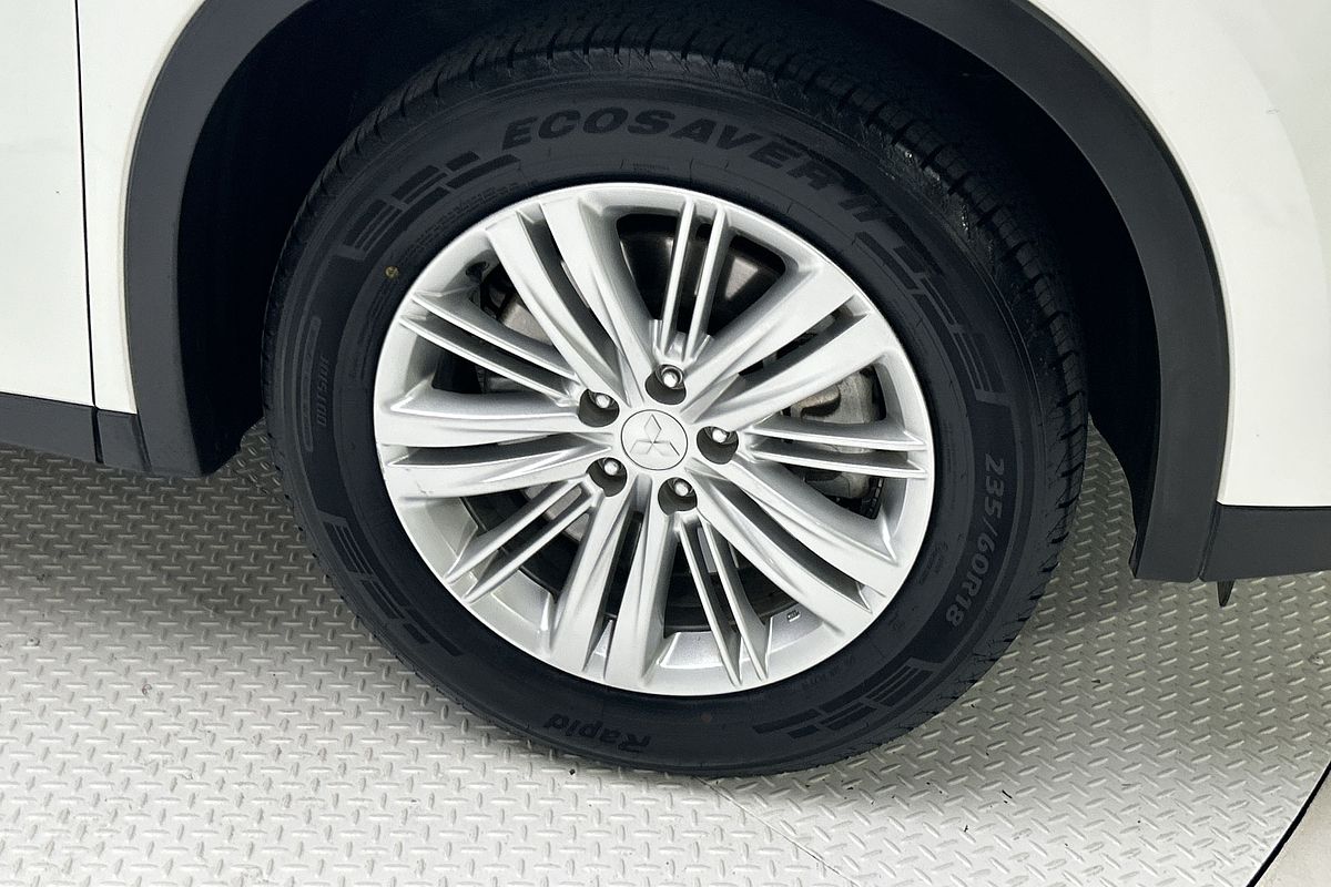 2023 Mitsubishi Outlander ES ZM