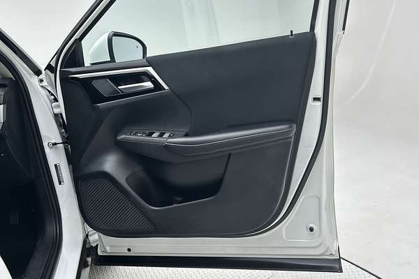 2023 Mitsubishi Outlander ES ZM