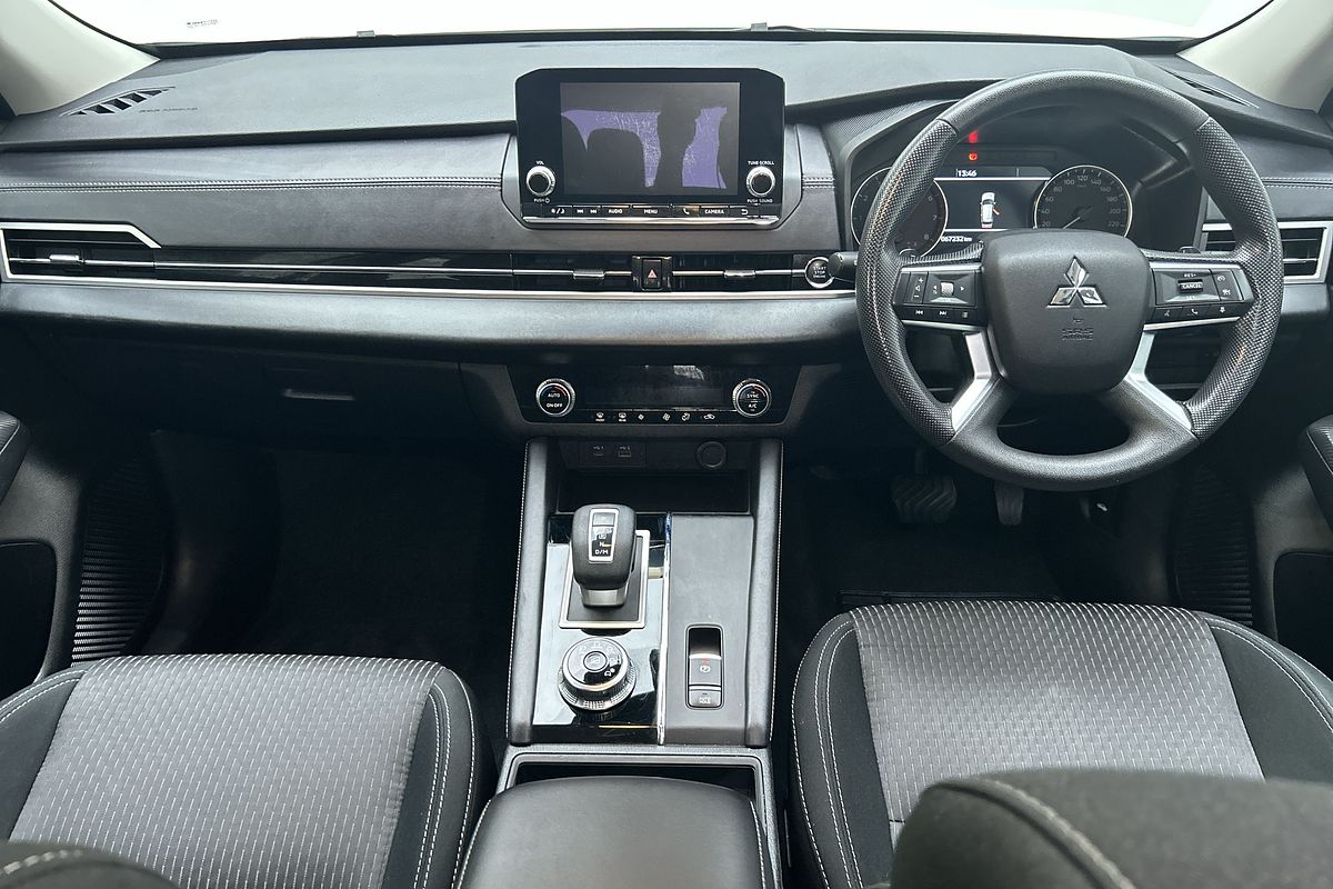 2023 Mitsubishi Outlander ES ZM