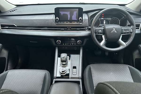 2023 Mitsubishi Outlander ES ZM