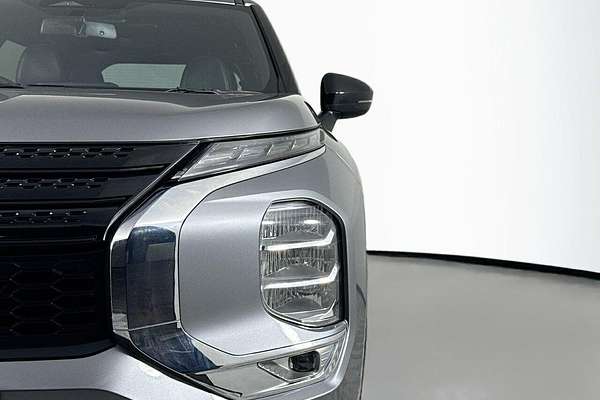 2023 Mitsubishi Outlander LS Black Edition ZM