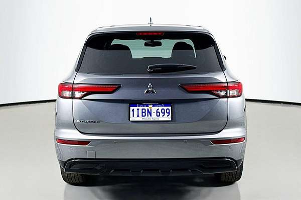 2023 Mitsubishi Outlander LS Black Edition ZM