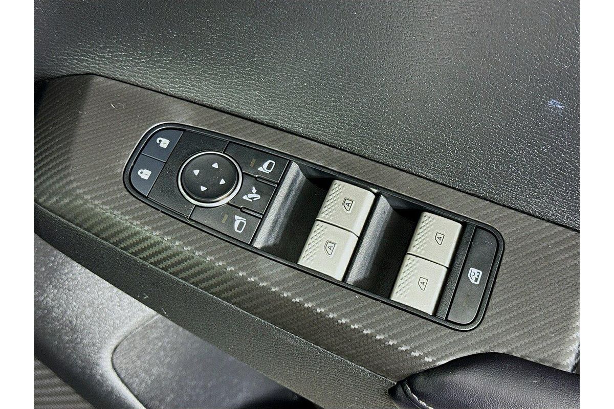 2023 Mitsubishi Outlander LS Black Edition ZM