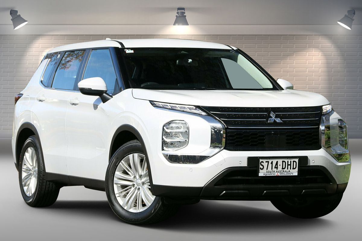 2022 Mitsubishi Outlander ES ZM