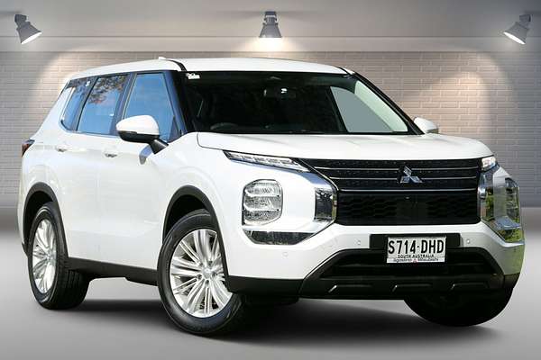 2022 Mitsubishi Outlander ES ZM