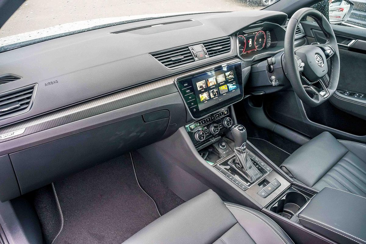 2024 SKODA Superb 206TSI SportLine NP