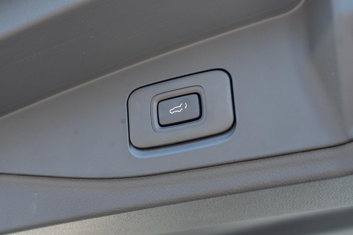 2024 Isuzu MU-X LS-U