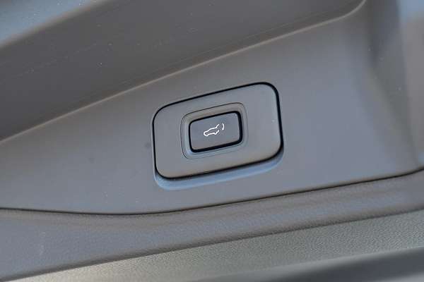 2024 Isuzu MU-X LS-U