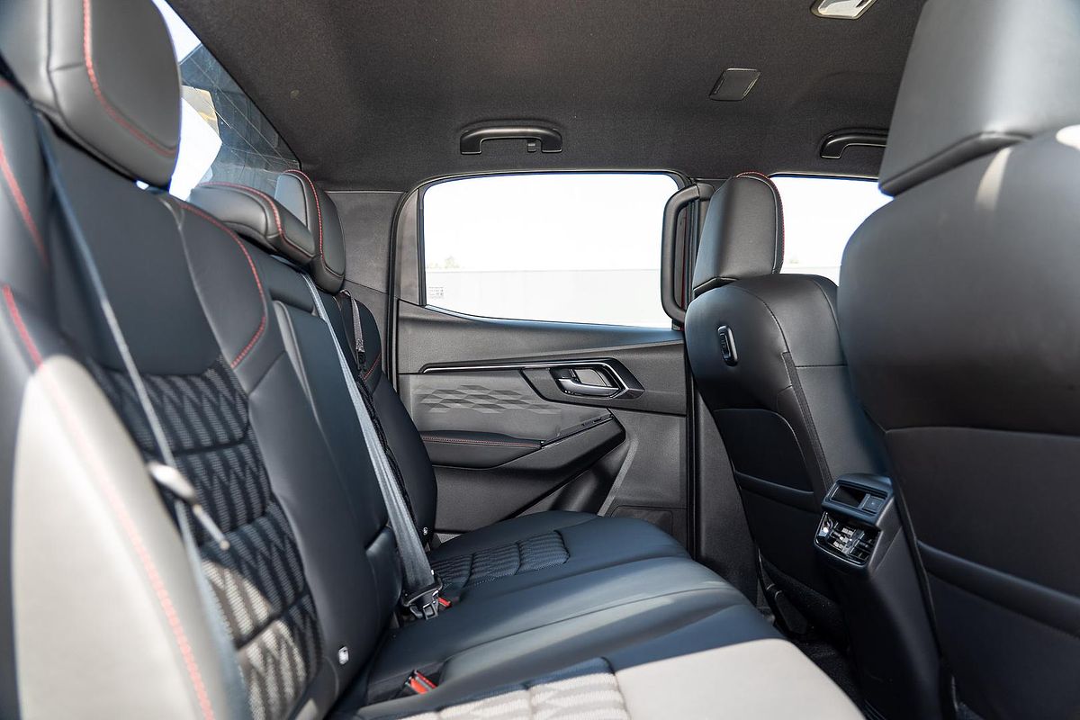 2025 Isuzu D-MAX X-TERRAIN 4X4