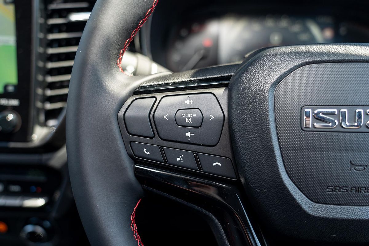 2025 Isuzu D-MAX X-TERRAIN 4X4