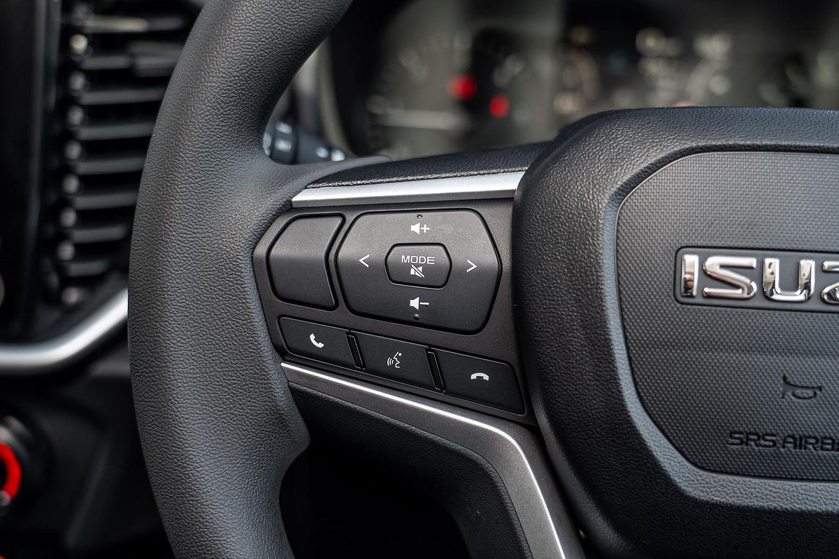 2025 Isuzu MU-X LS-M