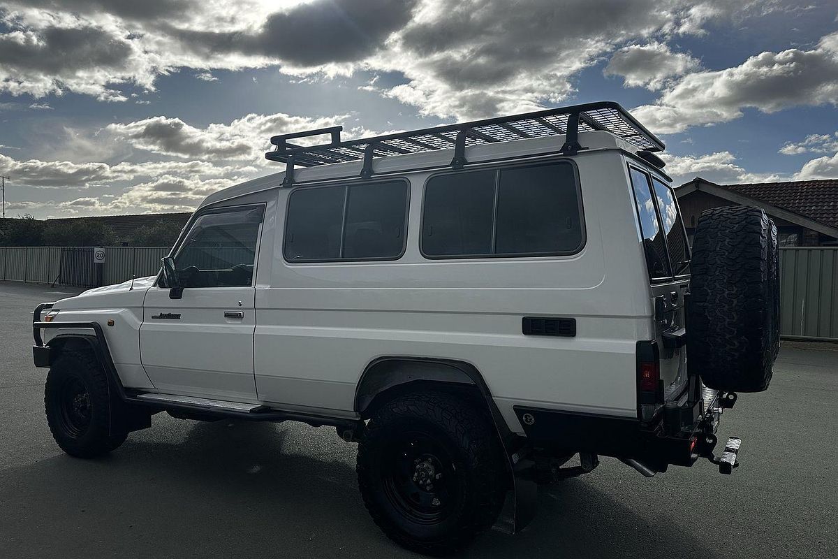 2018 Toyota Landcruiser GXL Troopcarrier VDJ78R