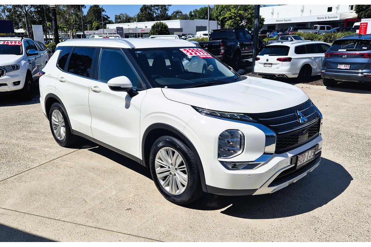 2023 Mitsubishi Outlander LS ZM