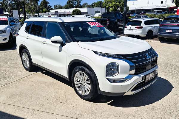 2023 Mitsubishi Outlander LS ZM