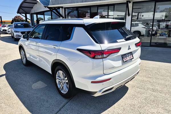 2023 Mitsubishi Outlander LS ZM