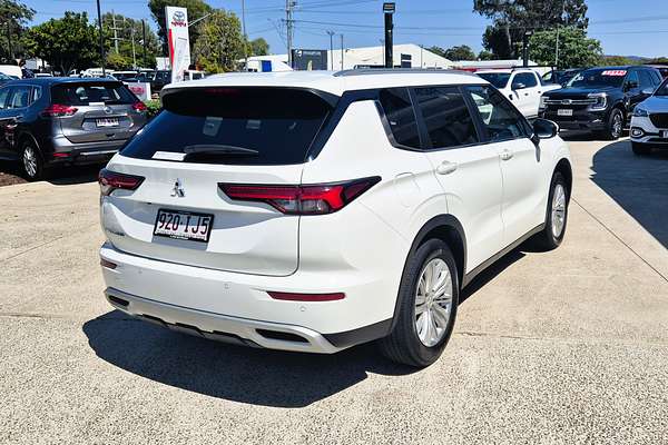2023 Mitsubishi Outlander LS ZM
