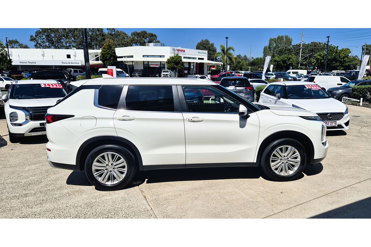 2023 Mitsubishi Outlander LS ZM