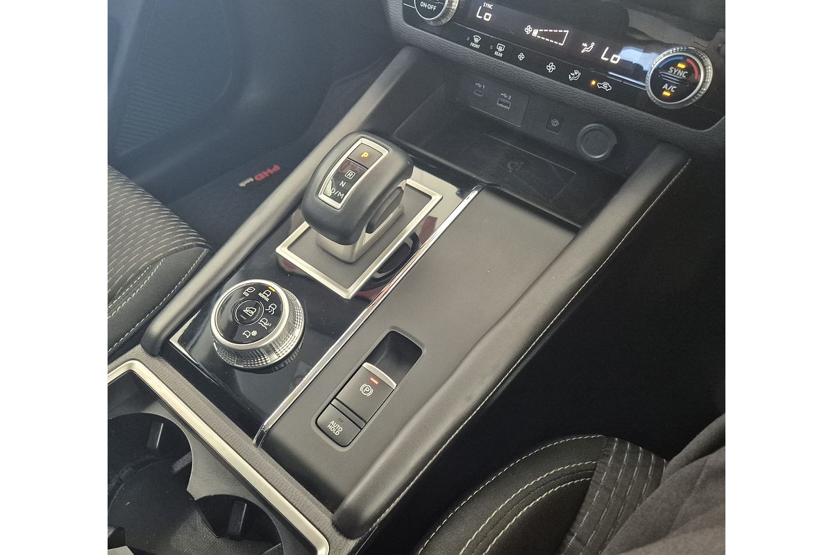 2023 Mitsubishi Outlander LS ZM