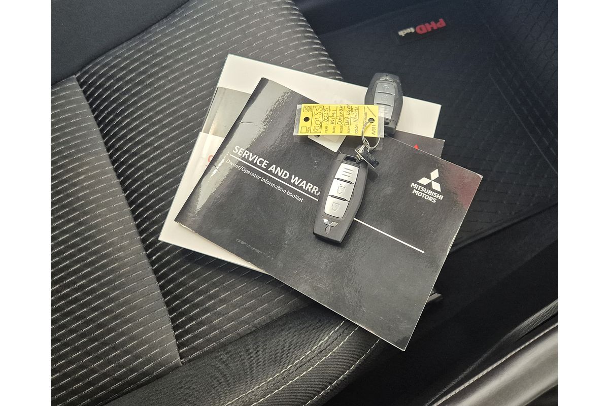 2023 Mitsubishi Outlander LS ZM