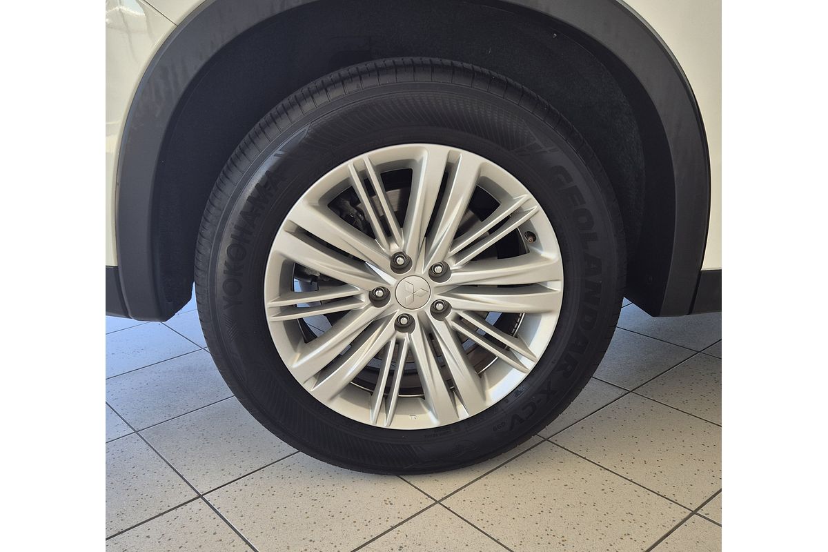 2023 Mitsubishi Outlander LS ZM