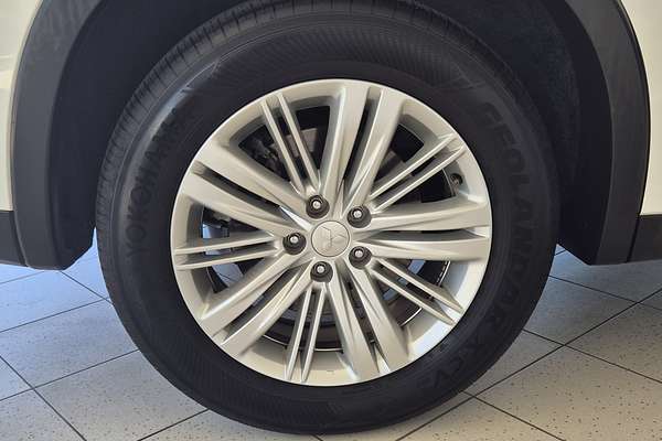 2023 Mitsubishi Outlander LS ZM