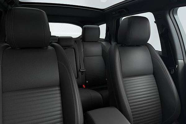 2025 Land Rover Discovery Sport P250 Dynamic SE L550