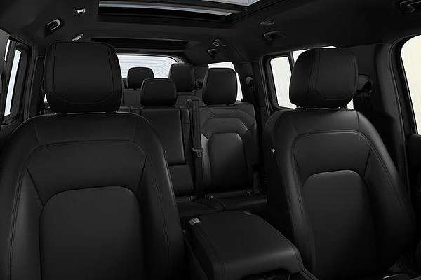 2025 Land Rover Defender 130 D350 X-Dynamic SE L663