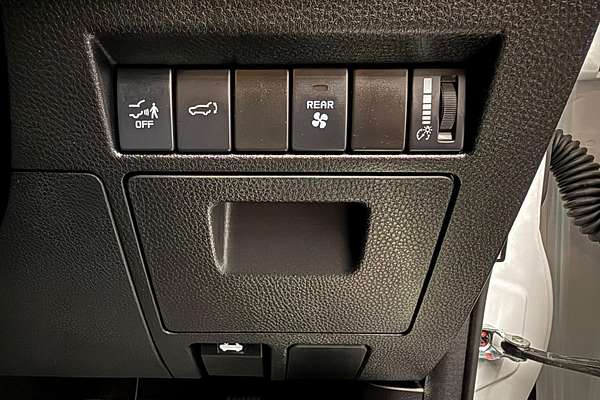 2024 Isuzu MU-X LS-T