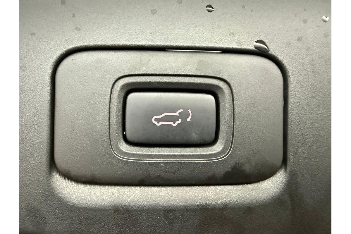 2024 Isuzu MU-X LS-T