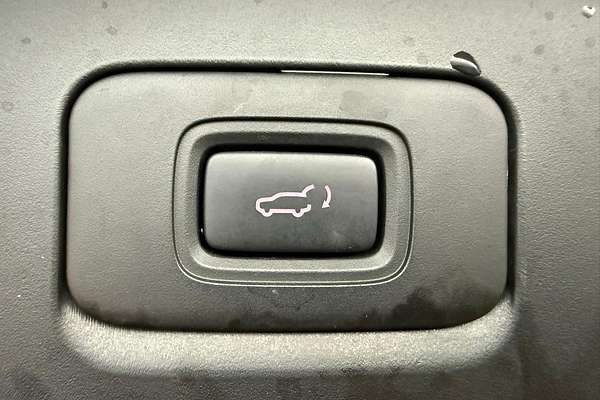 2024 Isuzu MU-X LS-T