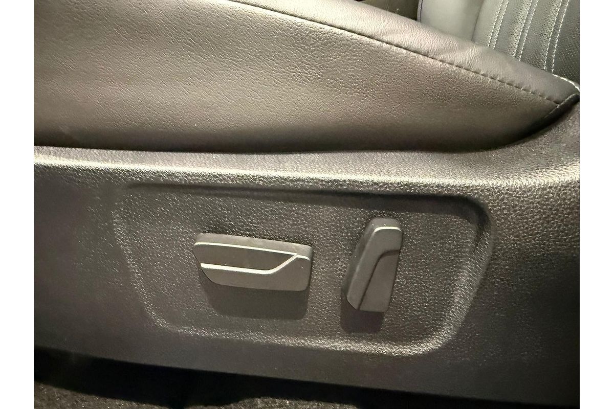 2024 Isuzu MU-X LS-T