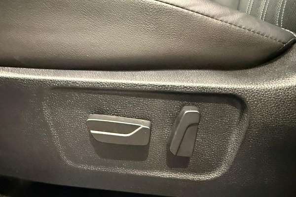 2024 Isuzu MU-X LS-T